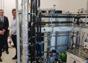 Εντυπωσιασμένος από τις εγκαταστάσεις του ΕΚΕΤΑ/ΙΔΕΠ στην Πτολεμαίδα εμφανίστηκε ο Αντιπρόεδρος της Ευρωπαϊκής Επιτροπής Μ. Σχοινάς