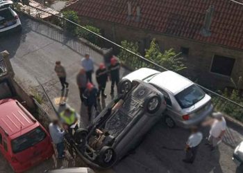 Καστοριά: Τροχαίο στην Καλλιθέα: Όχημα αναποδογύρισε στην Περικλέους