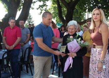 Σε κλίμα συγκίνησης στα εγκαίνια της βιβλιοθήκης «Εις Μνήμην Μαρίας Τοπάλη» στον Αετό Αμυνταίου