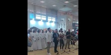 Άραβες “μαγεύτηκαν” από τα ποντιακά τραγούδια και τα χορεύουν στην 86η ΔΕΘ (Video)