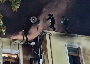 Ο περιφερειάρχης για την καταστροφική πυρκαγιά στο δημαρχείο Σερβίων- Τα εύσημα στην πυροσβεστική