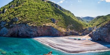 5.000 επιταγές κοινωνικού τουρισμού ενεργοποιήθηκαν τον Σεπτέμβριο – Ξανά «πρωταθλήτρια» η Εύβοια