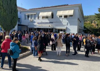 Διαμαρτυρία για την Παιδιατρική του Μαμάτσειου στην Κοζάνη- Πόσοι γιατροί υπάρχουν στην κλινική(VIDEO&ΦΩΤΟ)