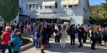 Διαμαρτυρία για την Παιδιατρική του Μαμάτσειου στην Κοζάνη- Πόσοι γιατροί υπάρχουν στην κλινική(VIDEO&ΦΩΤΟ)