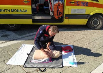 Πτολεμαΐδα: Παρουσίαση για την Καρδιοπνευμονική Αναζωογόνηση (ΚΑΡΠΑ) και τη χρήση απινιδωτή στην Κεντρική Πλατεία (φώτο-βίντεο)