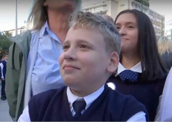 Επική ατάκα από μαθητή στην κάμερα της ΕΡΤ, λίγο πριν από την παρέλαση για την 28η Οκτωβρίου