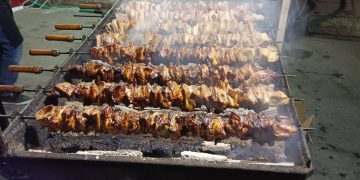 Πόλος έλξης για πλήθος κόσμου το πανηγύρι του Αμυνταίου-Εικόνες από χθες το βράδυ