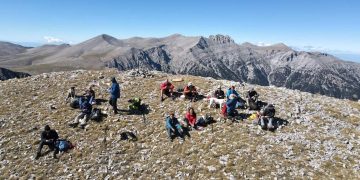 Το απρόοπτο σε εξόρμηση του ΕΟΣ Κοζάνης – Διάσωση νεαρού ορειβάτη από την Τυνησία-Ήταν στο βουνό χαμένος για δύο μέρες