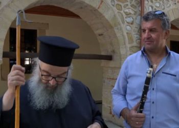 Εράτυρα Κοζάνης: Ιερέας αποχωρίστηκε με πόνο ψυχής το κοπάδι του λόγω οικονομικής δυσπραγίας (Vid)