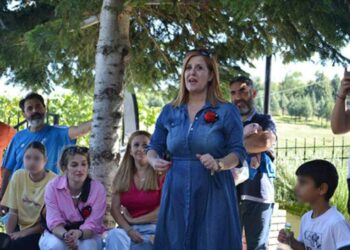 Σοφία Καλμανίδου: Πρόσφυγας τρίτης γενιάς, η Πτολεμαϊδιώτισα βιβλιοθηκονόμος της Πτολεμαΐδας που μιλάει στην καρδιά των παιδιών με ιστορίες