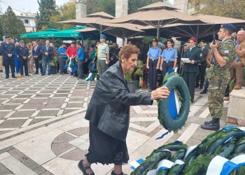 Πτολεμαΐδα: Οι καταθέσεις στεφάνων και τα μηνύματα για την επέτειο Απελευθέρωσης