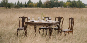 «Το κτήμα»  η παράσταση της κεντρικής σκηνής  του ΔΗ.Π.ΕΘΕ. Κοζάνης, με την υπογραφή του Λάκη Λαζόπουλου