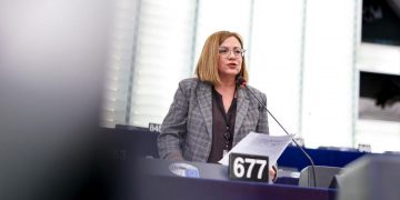 Μαρία Σπυράκη: Ο Κανονισμός για τα εναλλακτικά καύσιμα, σημαντικό βήμα για αποδέσμευση της ναυτιλίας από ρυπογόνες εκπομπές