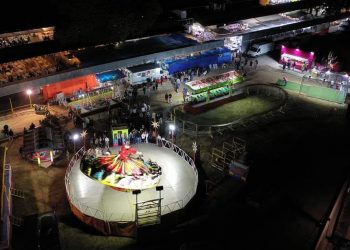 Νυχτερινές λήψεις της Εμποροπανήγυρης Σερβίων από ψηλά (Φωτογραφίες)