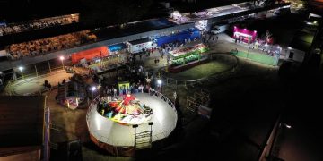 Νυχτερινές λήψεις της Εμποροπανήγυρης Σερβίων από ψηλά (Φωτογραφίες)