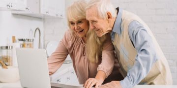 Οικονομική Ενίσχυση των ατόμων Τρίτης Ηλικίας για την αγορά τεχνολογικού εξοπλισμού