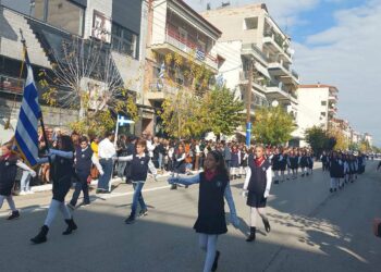 Παρουσία πλήθους κόσμου η παρέλαση στην Πτολεμαΐδα για την Εθνική Επέτειο του ΟΧΙ (βίντεο-φώτο)