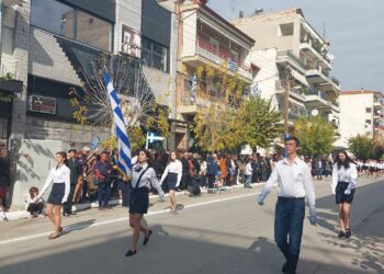 Παρουσία πλήθους κόσμου η παρέλαση στην Πτολεμαΐδα για την Εθνική Επέτειο του ΟΧΙ (βίντεο-φώτο)