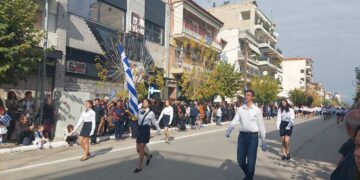 Παρουσία πλήθους κόσμου η παρέλαση στην Πτολεμαΐδα για την Εθνική Επέτειο του ΟΧΙ (βίντεο-φώτο)