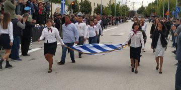 Πτολεμαΐδα: Θερμό χειροκρότημα στην παρέλαση προ των επισήμων για τα Ελευθέρια της πόλης (εικόνες-βίντεο)
