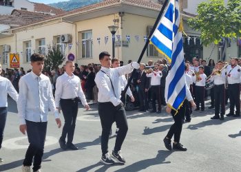Τα Ελευθέρια των Σερβίων- Η κατάθεση στεφάνων και η μαθητική παρέλαση(Φώτο&Video)