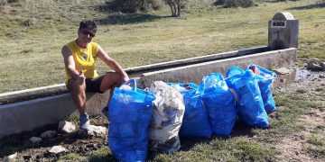 ΤΕΜΟΝ ΑΕΚ στα Παρχάρια Άρδασσας: “Σε 6 χιλιόμετρα, 6 σακούλες σκουπίδια