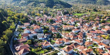 Το πανέμορφο Εμπόριο Εορδαίας από ψηλά – Φωτογραφίες του Αλέξη Γούλα με χρήση Drone