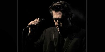Οι μουσικές επιλογές του e-ptolemeos.gr – Bryan Ferry & Jorja Chalmers, saxophone – Like A Hurricane (Live In Lyon, 2013)