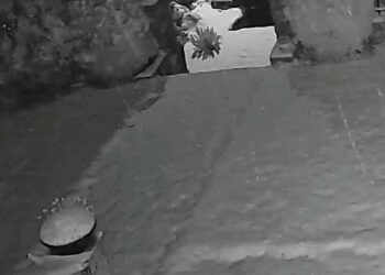 Το στρώνει στο Νυμφαίο