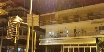 Χιονόνερο αυτή την ώρα στην Πτολεμαΐδα (βίντεο)