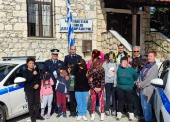 Το τμήμα τροχαίας Εορδαίας ενημέρωσε τους μικρούς μαθητές του δημοτικού σχολείου Αγίου Χριστοφόρου