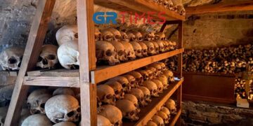 Άγιον Όρος: Το οστεοφυλάκιο–νεκροταφείο που «κόβει» την ανάσα