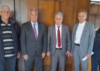 Ζητήματα εργαζομένων ΟΤΑ και εκπροσώπων λαϊκών αγορών στη συνάντηση Γ. Αμανατίδη με τον ΥΠΕΣ Μ. Βορίδη