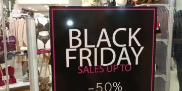 Σε ρυθμούς Black Friday και η αγορά της Πτολεμαΐδας! (της Κούλας Πουλασιχίδου)