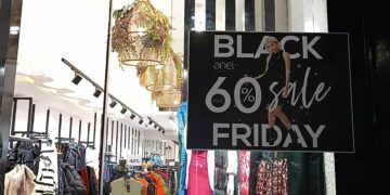 Σε ρυθμούς Black Friday και η αγορά της Πτολεμαΐδας! (της Κούλας Πουλασιχίδου)