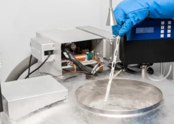 Απίστευτο: Γονείς ζήτησαν από δικαστήριο να πάρουν το σπέρμα του νεκρού γιου τους για να δημιουργήσουν εγγόνι