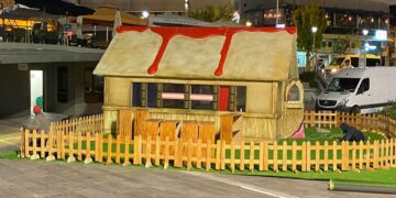 Το σπίτι των ξωτικών που μπήκε στην κεντρική πλατεία Κοζάνης