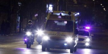 Θεσσαλονίκη: Γέφυρα ζωής από αστυνομικούς και ΕΚΑΒ για 6χρονο αγοράκι που πνίγονταν