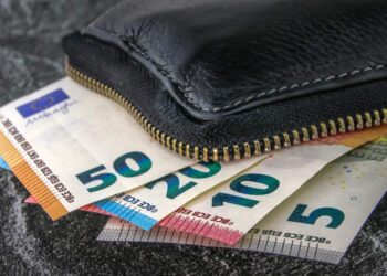 Επιταγή ακρίβειας: Πράσινο φως για τους ανέργους του ΟΑΕΔ – ΔΥΠΑ, κάποιοι «κόβονται» – Δες εάν παίρνεις την επιταγή