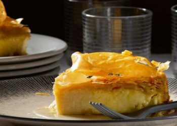 Η συνταγή για το απίθανο γαλακτομπούρεκο του Στέλιου Παρλιάρου