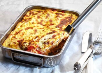 Κανελόνια με κιμά κοτόπουλου και εύκολη κρέμα τυριού- Από την Αργυρώ Μπαρμπαρίγου