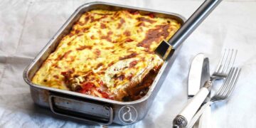 Κανελόνια με κιμά κοτόπουλου και εύκολη κρέμα τυριού- Από την Αργυρώ Μπαρμπαρίγου