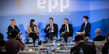 Κώστας Σκρέκας: «Η Ελλάδα πρωτοπόρα στη στήριξη των καταναλωτών και την πράσινη μετάβαση»