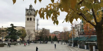 Κοζάνη: Συνεχίζεται ο χριστουγεννιάτικος στολισμός – Σύντομη διακοπή κυκλοφορίας σε οδούς του κέντρου την Κυριακή