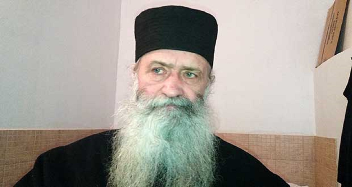 Ὄϊ, τρίτου ἴνουρου κι ἡ καπνουσάκκουλα… – Του πρωτοσύγκελλου Νικηφόρου Μανάδη