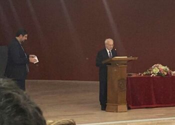 Ηράκλειο: Πήρε πτυχίο Πανεπιστημίου στα 88! Με μηδέν απουσίες, χωρίς να χάσει ούτε ένα μάθημα