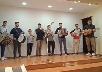 Πτολεμαΐδα: Το Μουσικό Σχολείο παίζει “Κέρνα μας” και “Έντεκα” στην εκδήλωση του “Καλού Σαμαρείτη”-VIDEO