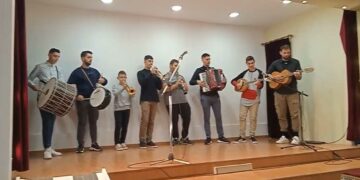 Πτολεμαΐδα: Το Μουσικό Σχολείο παίζει “Κέρνα μας” και “Έντεκα” στην εκδήλωση του “Καλού Σαμαρείτη”-VIDEO