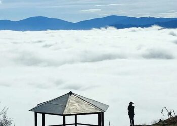 Ονειρεμένη θέα στο Νυμφαίο μέσα στα σύννεφα!