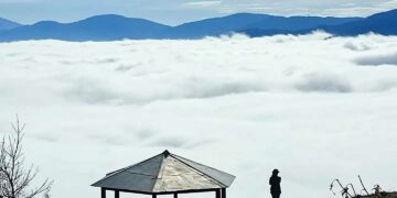 Ονειρεμένη θέα στο Νυμφαίο μέσα στα σύννεφα!